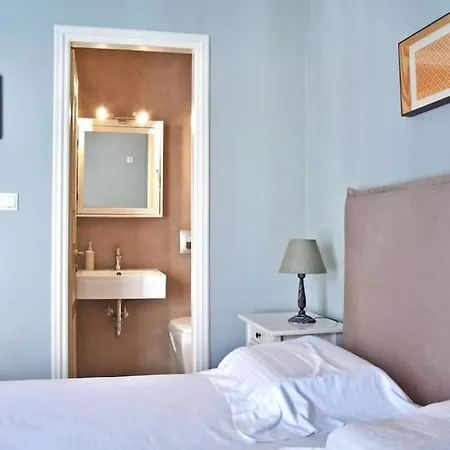 Apartment Near Acropolis, 3 Bedroom 2 Bathroom Big Beautiful *
