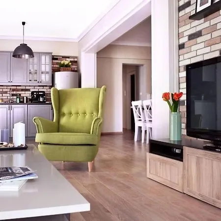 Near Acropolis, 3 Bedroom 2 Bathroom Big Beautiful Athens