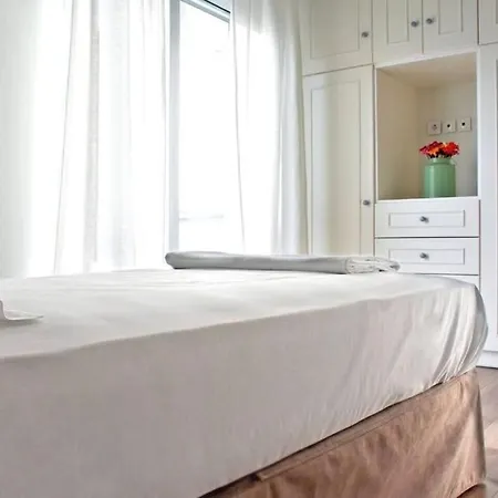 Apartment Near Acropolis, 3 Bedroom 2 Bathroom Big Beautiful