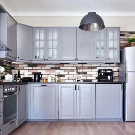 Near Acropolis, 3 Bedroom 2 Bathroom Big Beautiful Apartment