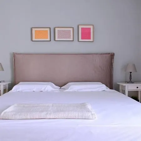 Near Acropolis, 3 Bedroom 2 Bathroom Big Beautiful